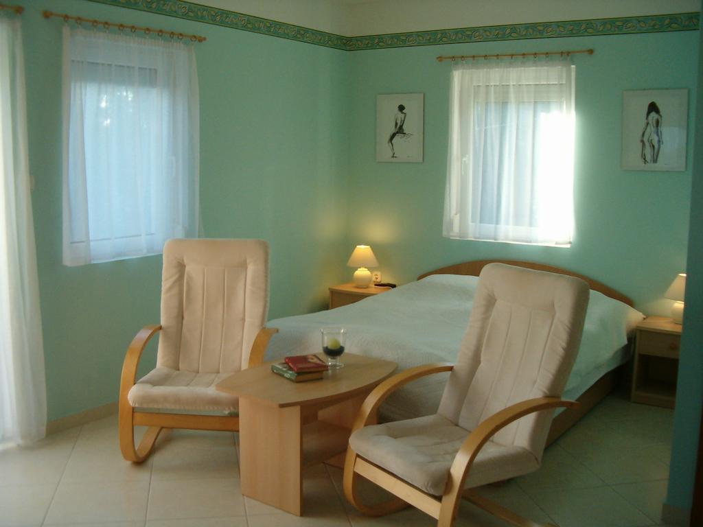 Madach Apartman Heviz Room photo
